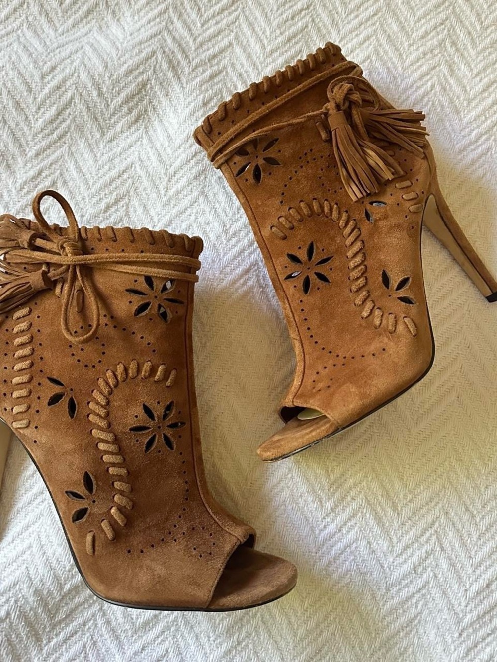Ivanka Trump boho Tan Suede Peep-Toe Tassel Booties size 7
